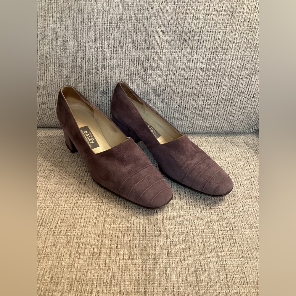 Bellezza Bally Suede Pumps-size 7